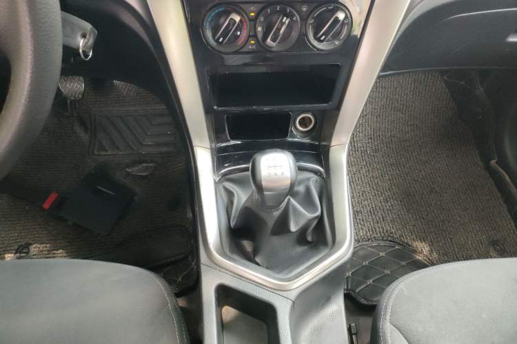 Used Venucia T70 2016 1.6L Manual Ruixing Edition
