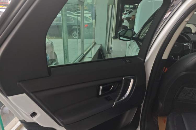 Used Land Rover Discovery Sport 2018 240 PS HSE Version
