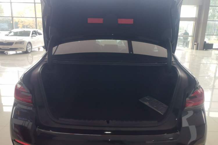 Used BMW 5 Series 2022 Restyled 525Li M Sport Package
