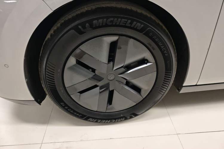 Used Li Auto MEGA 2024 Ultra Model
