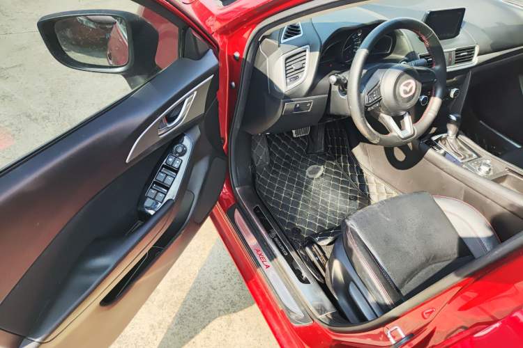 Used Mazda Mazda 3 Axela 2017 Sedan 1.5L Automatic Luxury Model Emission Standard China V