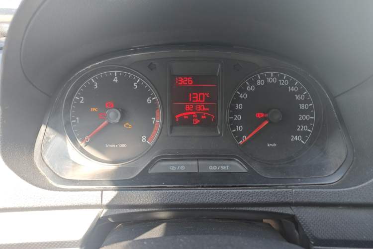 Used Volkswagen Jetta 2015 1.6L Manual Fashion Edition
