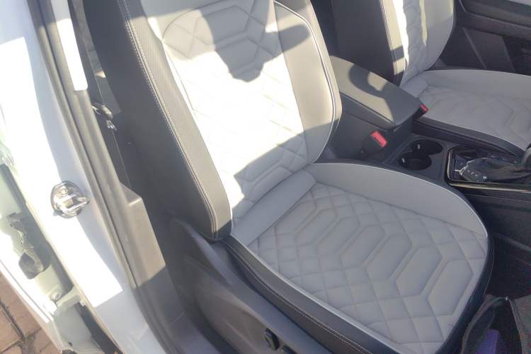 Used Volkswagen Tayron 2023 300TSI Two-Wheel-Drive Luxury Plus Advanced Edition