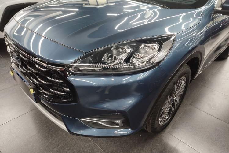 Used Ford Escape 2020 EcoBoost 245 Two-Wheel-Drive Titanium Edition
