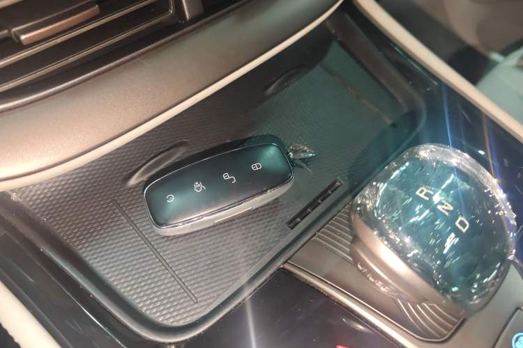 Used Denza D9 2022 DM-i 970 Four-Wheel Drive Prestige Model
