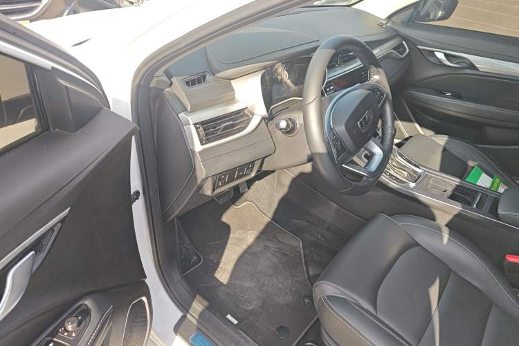 Used Geely Auto Emgrand 2019 Leading Edition 1.5L CVT Upward-Connected Model China VI Standard
