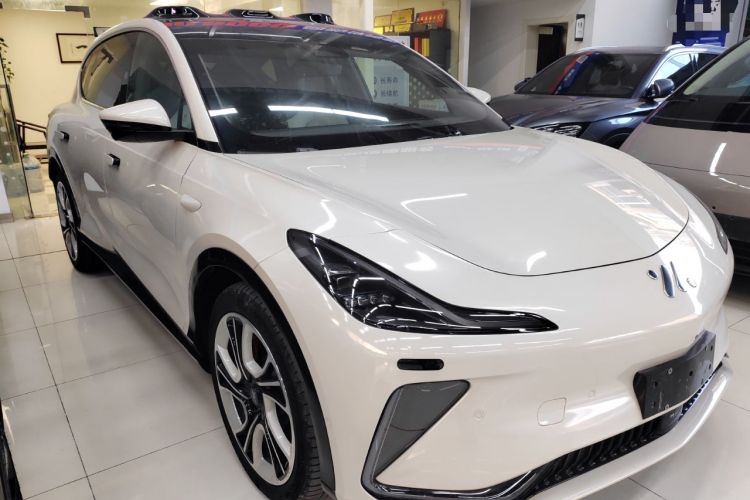 Used  LS7 2023 100kWh Pro All-Wheel-Drive Version