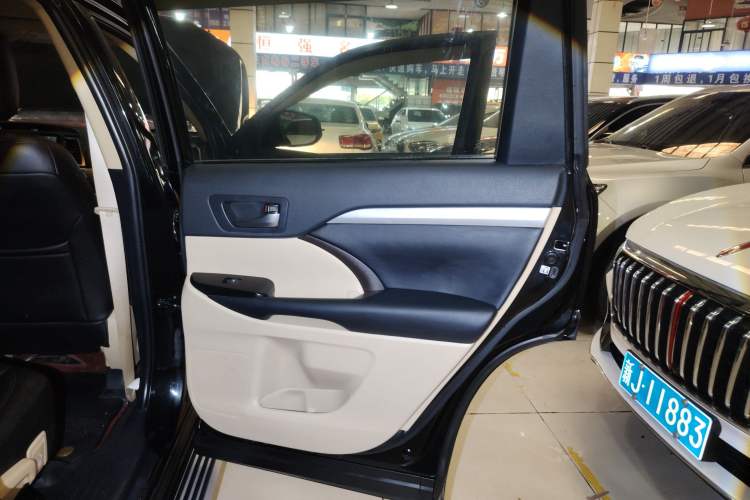 Used Toyota Highlander 2018 2.0T Two-Wheel Drive Elite Edition 7 Seats China VI Standard
