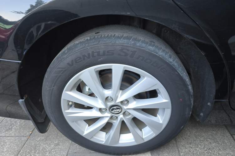 Used Toyota Camry 2023 2.0G Luxury Edition
