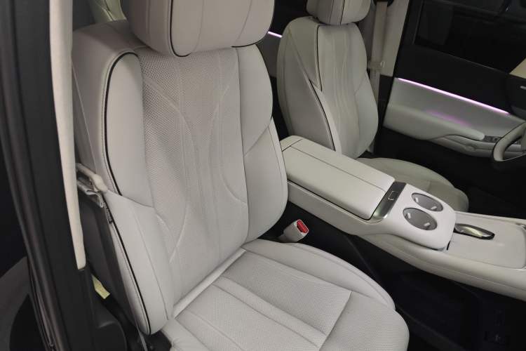 Used XPeng X9 2024 702 Ultra-Long Range Pro
