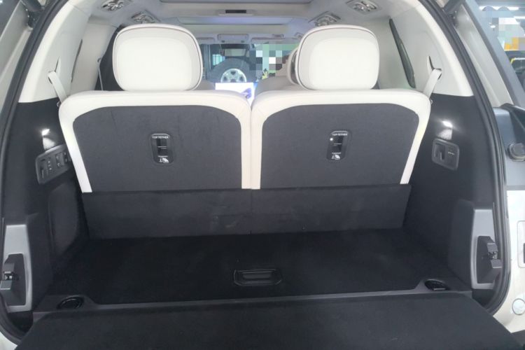 Used Lynk & Co 900 2025 2.0T Exploration Edition
