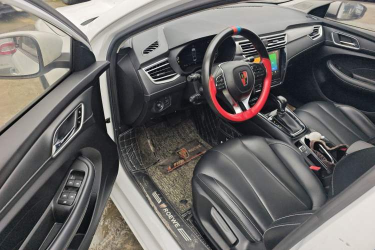 Used Roewe i5 2020 1.5L Automatic 4G Connect Luxury Flagship Edition
