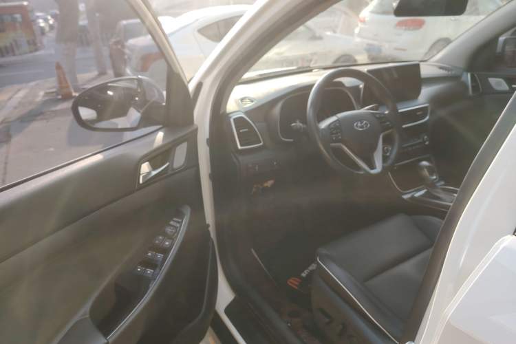 Used Hyundai Tucson 2020 280TGDi Two-Wheel-Drive GLS Fashion Edition China VI Standard
