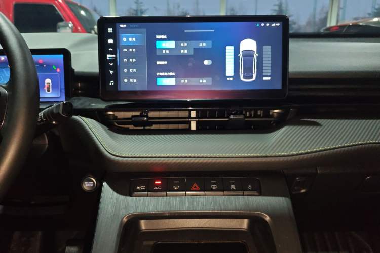 Used Haval H6S 2022 2.0T Two-Wheel Drive ZhiRun Version
