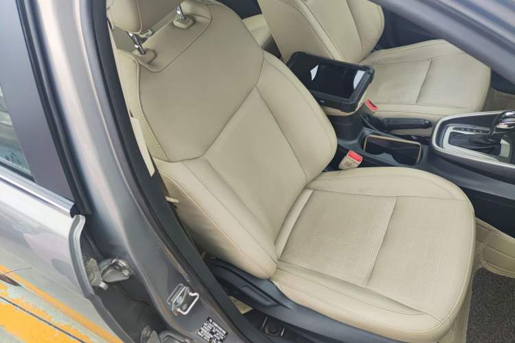 Used Ford Escort 2015 1.5L Automatic Fashion Model
