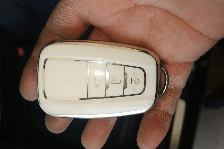 Used Toyota Camry 2021 2.0G Luxury Edition
