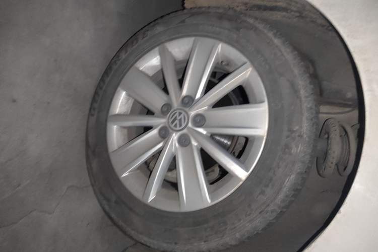 Used Volkswagen Jetta 2015 Zhuihui Edition 1.6L Manual Comfort Model
