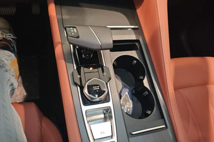 Used Changan CS75 PLUS 2024 3rd Generation Champion Edition 2.0T Intelligent Drive Performance Model
