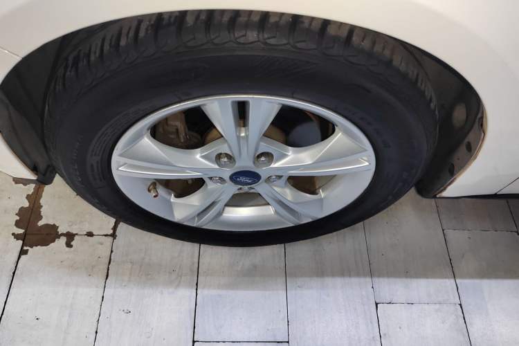 Used Ford Focus 2012 Sedan 1.6L Automatic Fashion Edition