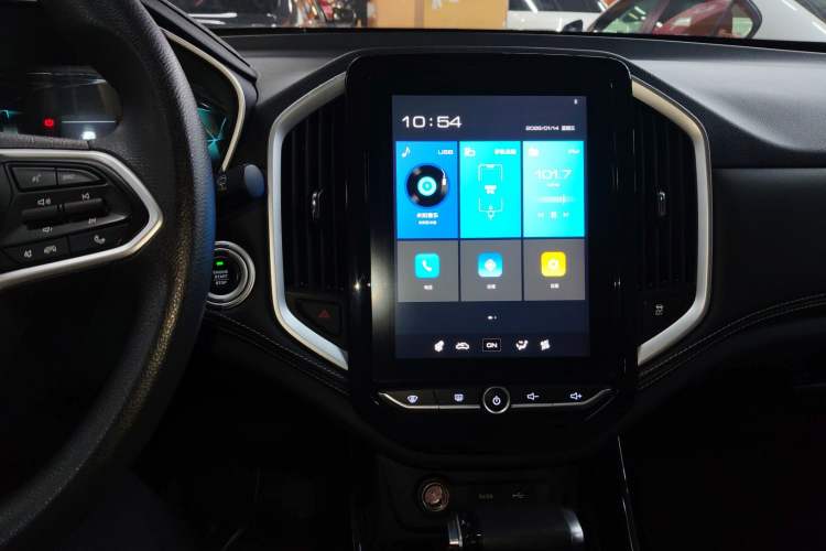 Used Baojun 530 2021 Global Car Anniversary Edition 1.5T CVT Luxury Model 6 Seats