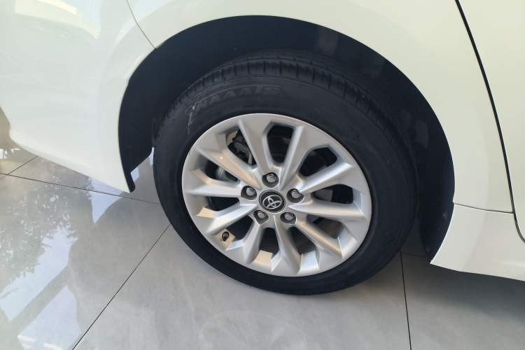 Used Toyota Corolla 2021 Dual-Motor 1.8L E-CVT Elite Edition
