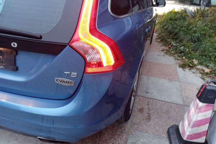 Used Volvo V60 2015 T5 Zhiya Edition