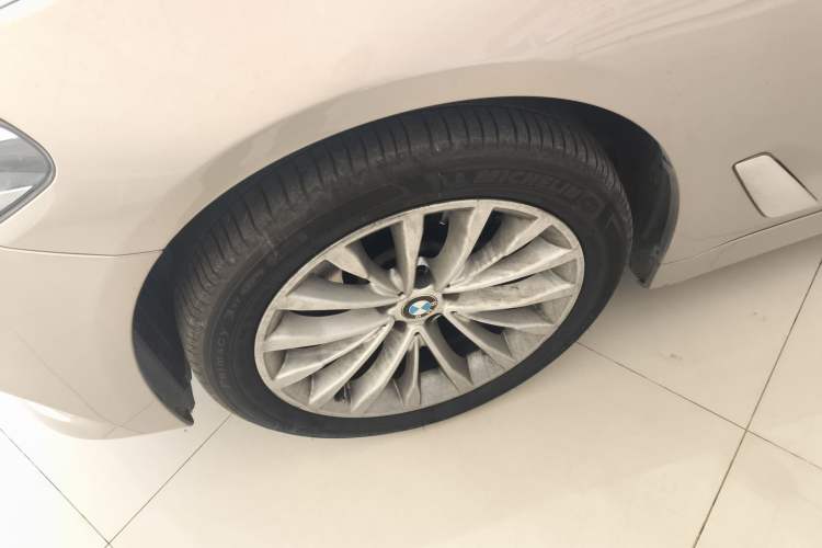 Used BMW 5 Series 2019 525Li Luxury Package
