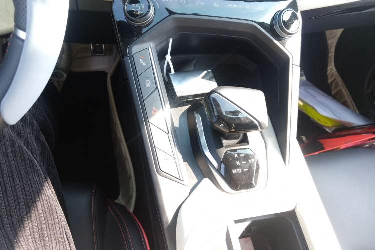 Used Lynk & Co 06 2021 1.5T Shero Pink Special Edition
