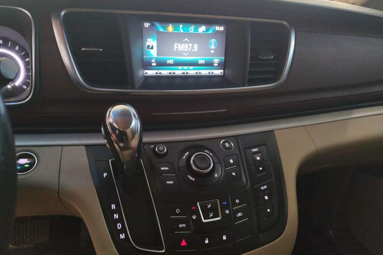 Used Buick GL8 2018 28T Luxury Model China VI Standard
