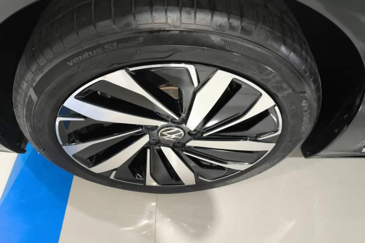 TDK.VehicleDetails.img