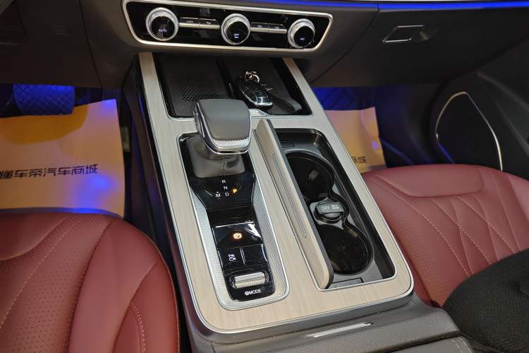 Used Hongqi HS5 2025 2.0T Two-Wheel Drive Flagship Pro Edition
