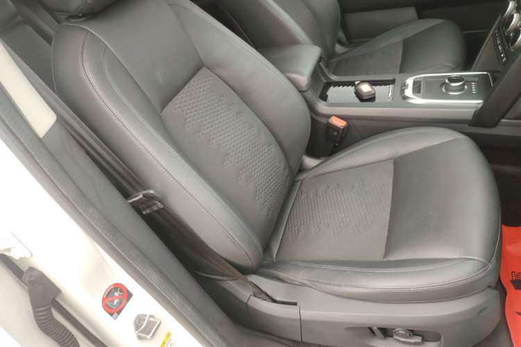 Used Land Rover Discovery Sport 2019 240 PS PURE Edition China VI Standard
