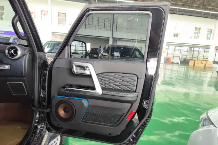 Used Beijing Auto BJ40 2023 2.0T Automatic Four-Wheel Drive Urban Hunter Edition Chivalrous Type