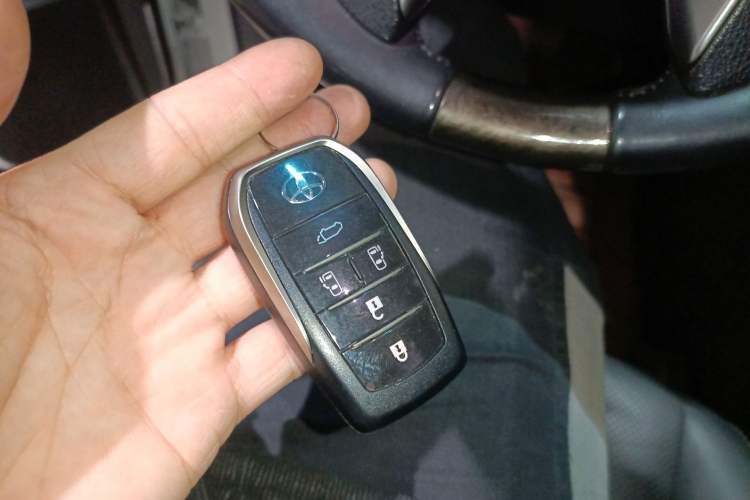 Used Toyota Vellfire 2021 Crown Dual-Engine 2.5L HV Prestige Edition
