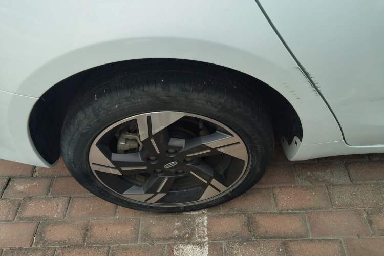 Used Geely Auto Emgrand L HiP 2024 Champion Edition 1.5TD-DHT Pro 100KM Excellence Model
