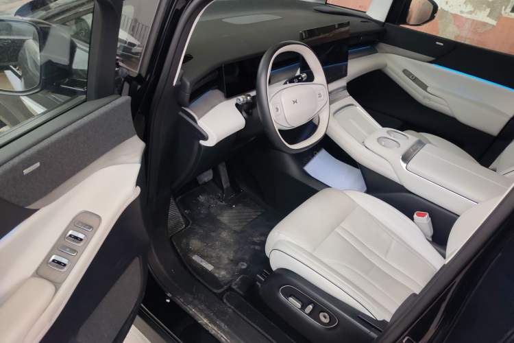 Used XPeng X9 2024 702 Ultra-Long Range Max
