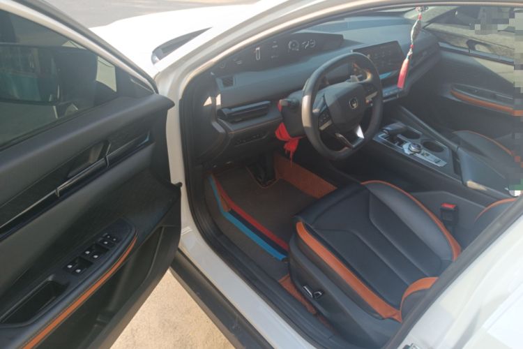 Used Changan UNI-V 2023 1.5T Prestige Model
