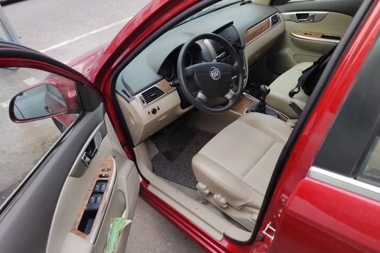 Used Buick Excelle 2015 1.5L Manual Classic Trim
