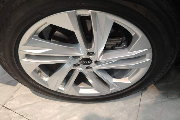 Used Audi Q7 2021 45 TFSI quattro S line Sport model
