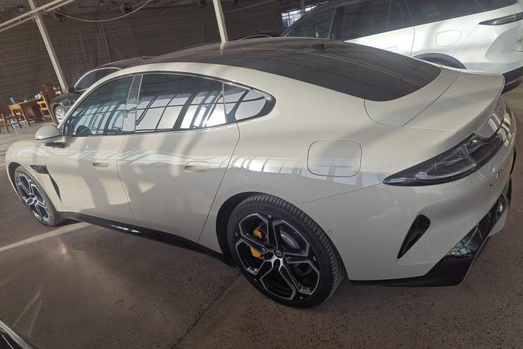 Used  SU7 2024 Rear-Drive Ultra-Long Range Advanced Pro-Level Intelligent Driving Version
