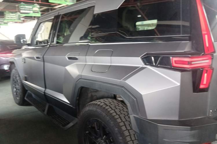 Used  917 2023 Range-Extended Base Model
