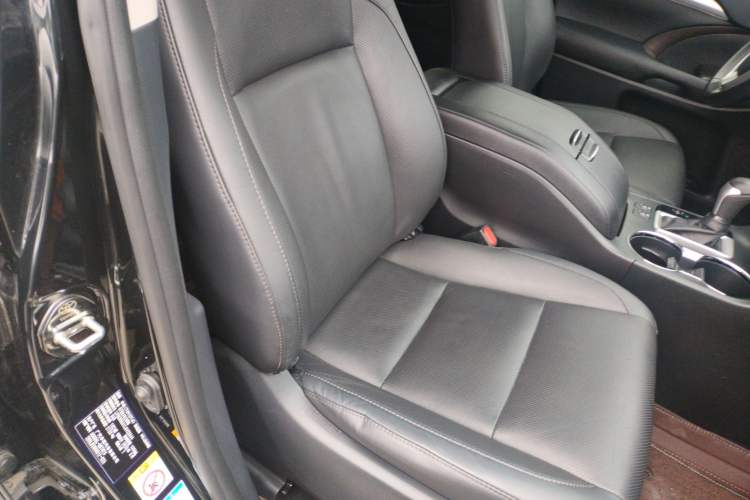 Used Toyota Highlander 2018 2.0T Four-Wheel Drive Prestige Version 7 Seats China VI Standard