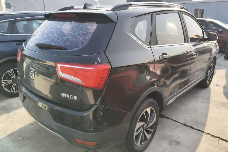 Used Baojun 560 2015 1.8L Manual Luxury Model