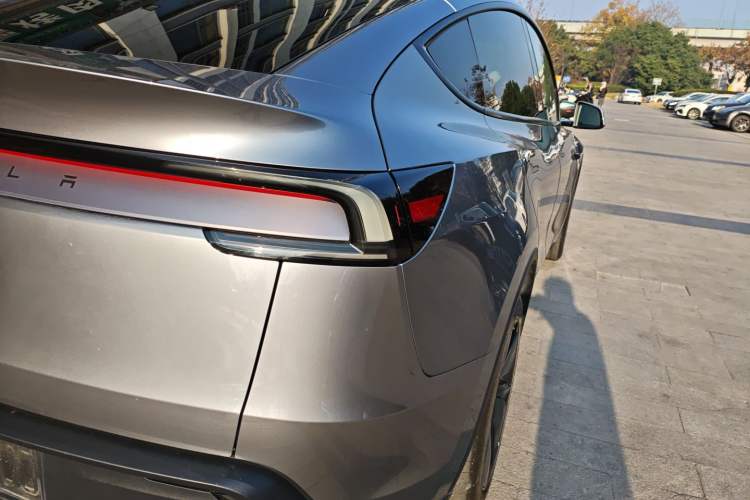 Used Tesla Model Y 2025 Rear-Wheel-Drive Version
