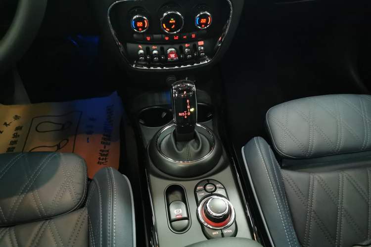 Used  Clubman 2022 1.5T COOPER Connoisseur
