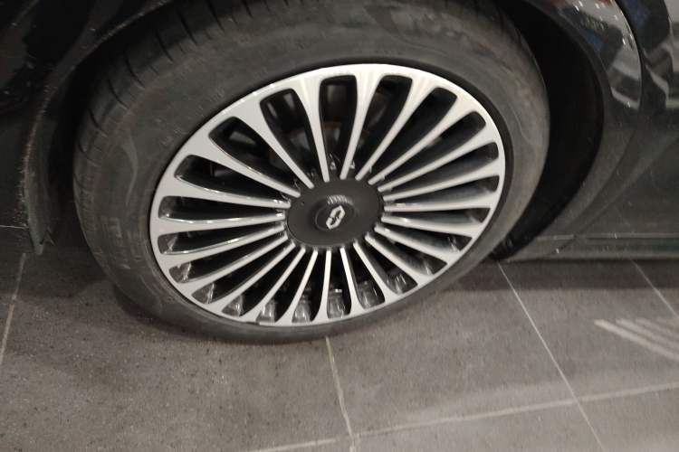 Used Hima AITO M9 2024 Range-Extended Ultra Version 52 kWh 5-Seater Model
