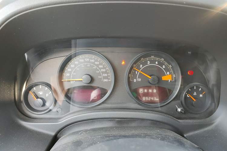 Used  Compass (Import) 2015 2.0L two-wheel drive sport version
