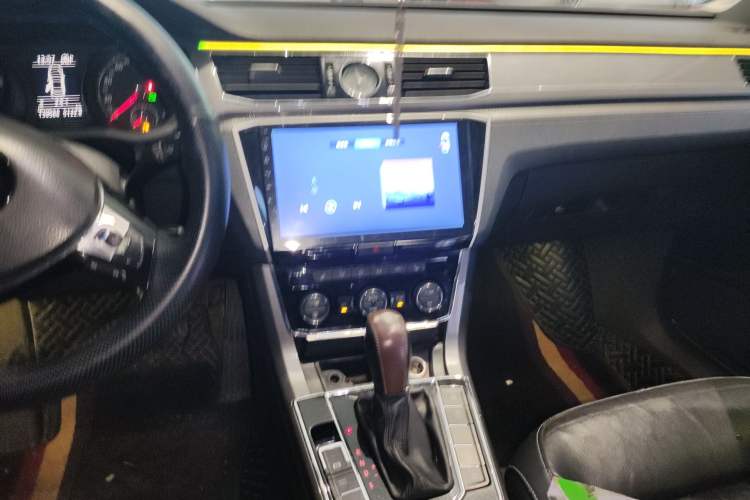 Used Volkswagen Passat 2016 330TSI DSG Luxury Edition
