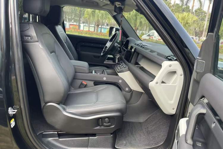 Used Land Rover Defender 2023 90 3.0T P400 XS
