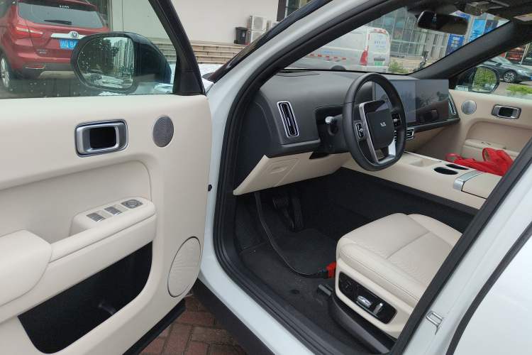 Used Li Auto L7 2023 Air model
